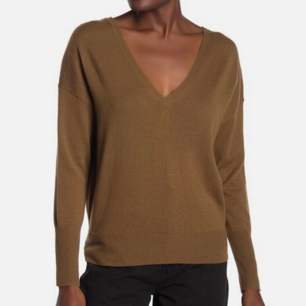 Nili Lotan cashmere sweater